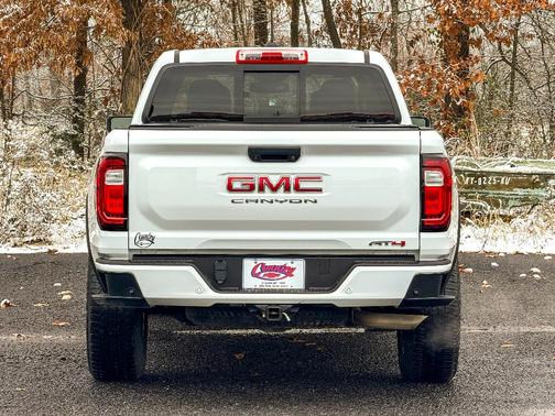 2023 GMC Canyon AT4