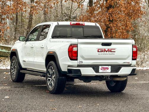2023 GMC Canyon AT4
