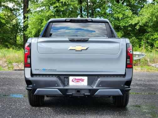 2025 Chevrolet Silverado EV LT