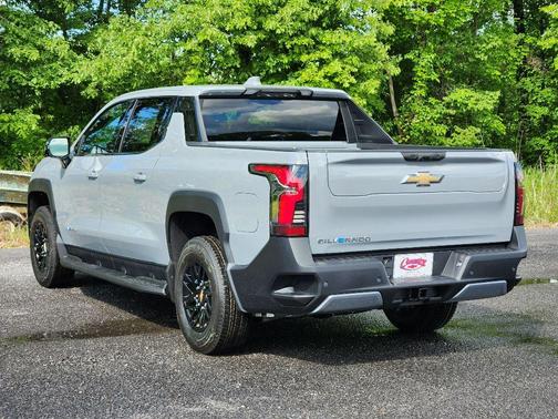 2025 Chevrolet Silverado EV LT