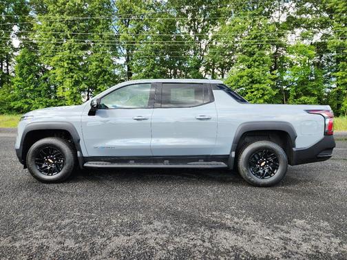 2025 Chevrolet Silverado EV LT