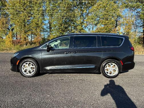 2018 Chrysler Pacifica Touring-L