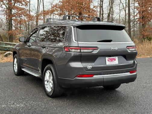 2022 Jeep Grand Cherokee L Laredo