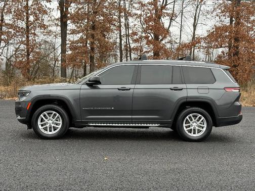 2022 Jeep Grand Cherokee L Laredo