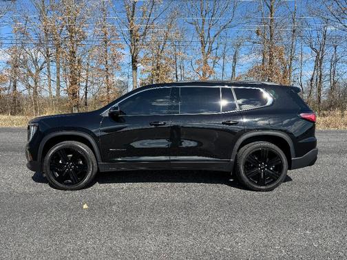 2024 GMC Acadia Elevation