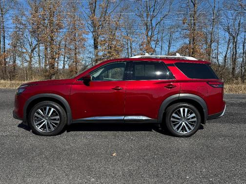 2022 Nissan Pathfinder Platinum