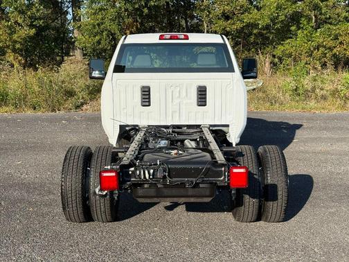2026 Chevrolet Silverado 3500 WT