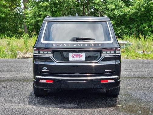 2023 Jeep Grand Wagoneer L Series III