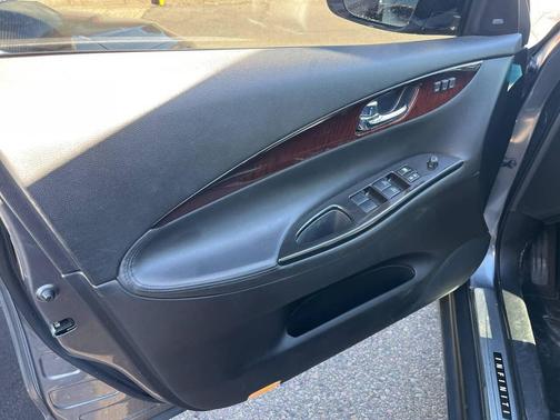 2017 INFINITI QX50 Base
