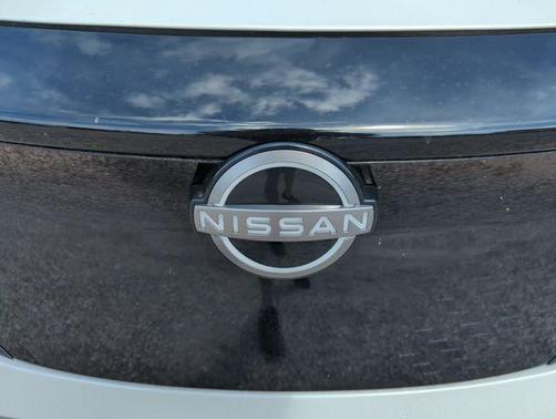 2t Wht Blk Roof 2025 Nissan ARIYA EVOLVE+