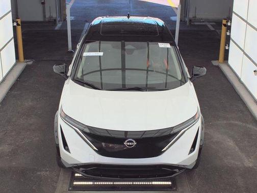 2t Wht Blk Roof 2025 Nissan ARIYA EVOLVE+