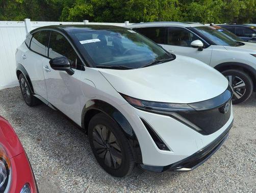 2t Wht Blk Roof 2025 Nissan ARIYA EVOLVE+