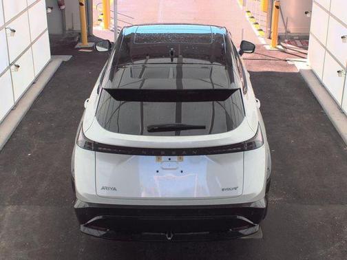 2t Wht Blk Roof 2025 Nissan ARIYA EVOLVE+