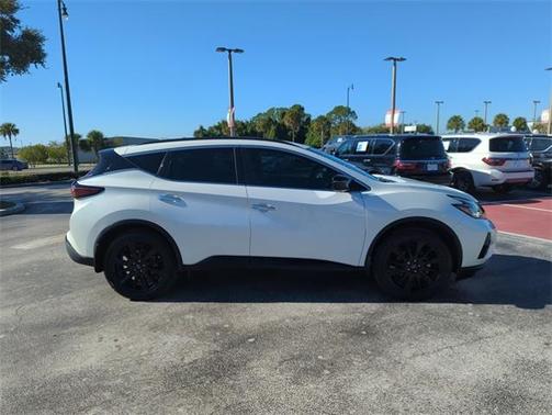 2023 Nissan Murano SV