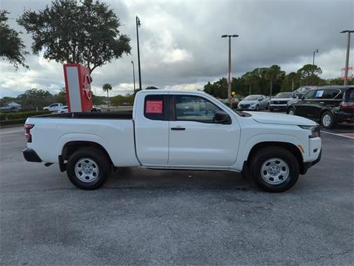 2022 Nissan Frontier S