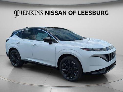 White / Black 2026 Nissan Murano Platinum