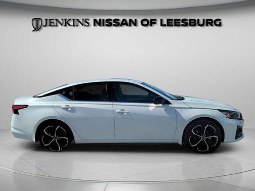 White 2025 Nissan Altima SR