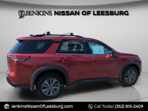 2026 Nissan Pathfinder SV