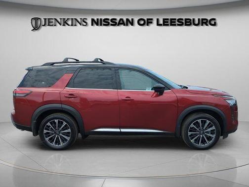 2t Red Blk Roof 2026 Nissan Pathfinder Platinum