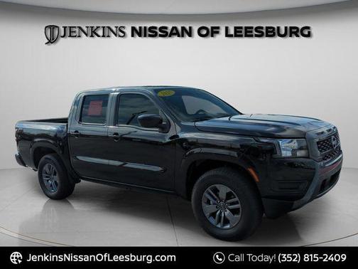 Black 2025 Nissan Frontier SV