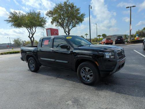 2025 Nissan Frontier SV