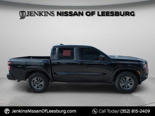 Black 2025 Nissan Frontier SV