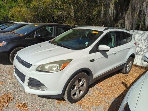 Oxford White 2014 Ford Escape SE