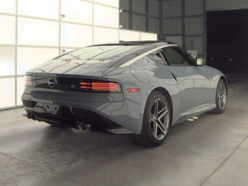 Boulder Gray Pearl / Super Black 2026 Nissan Z Sport