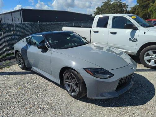 Boulder Gray Pearl / Super Black 2026 Nissan Z Sport