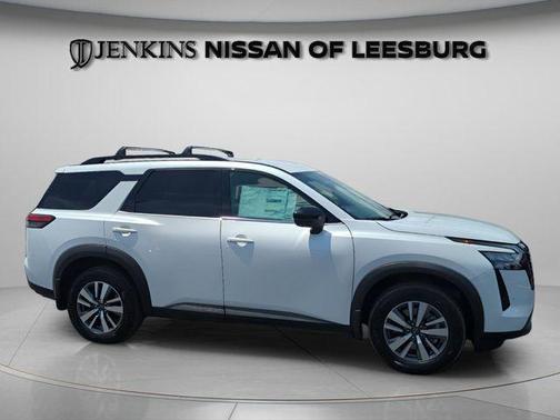 Everest White P 2026 Nissan Pathfinder SL