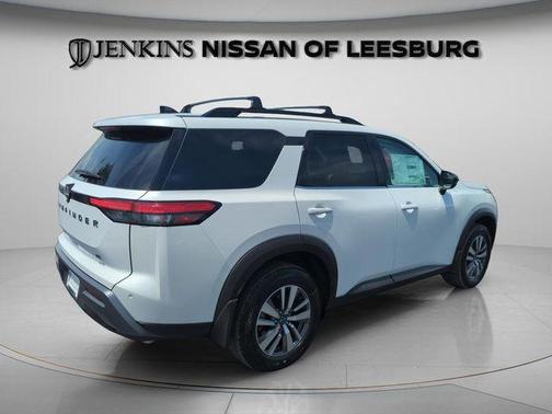 Everest White P 2026 Nissan Pathfinder SL