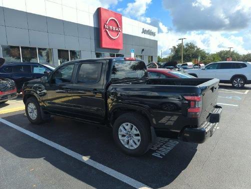 Black 2022 Nissan Frontier SV