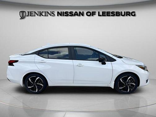 Aspen White 2025 Nissan Versa 1.6 SR