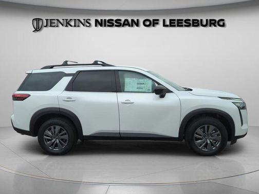 Everest White P 2026 Nissan Pathfinder SV