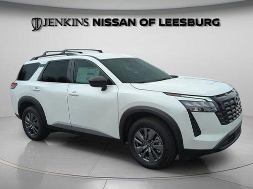 Everest White P 2026 Nissan Pathfinder SV