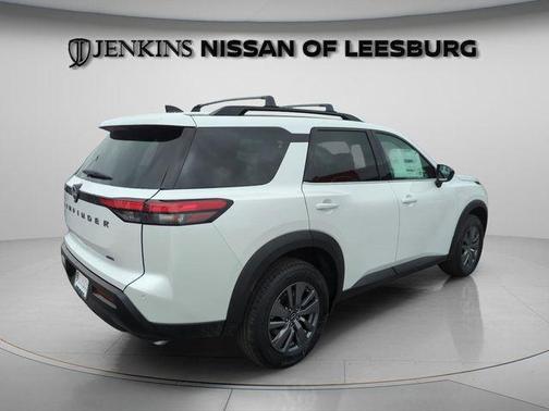 Everest White P 2026 Nissan Pathfinder SV