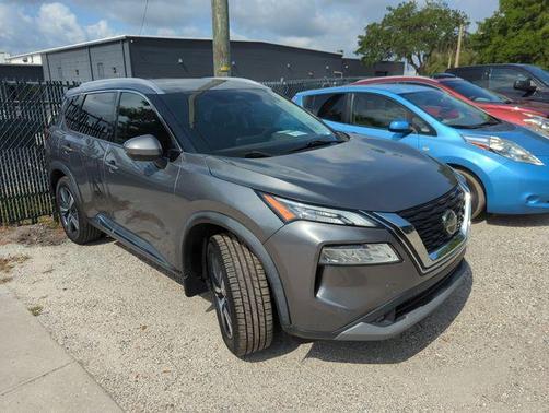 Gun Metallic 2021 Nissan Rogue SL