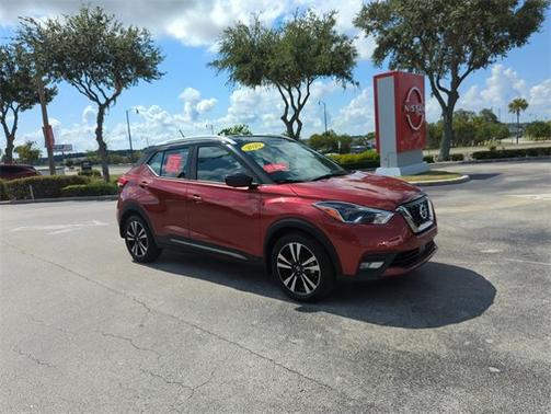 2020 Nissan Kicks SR
