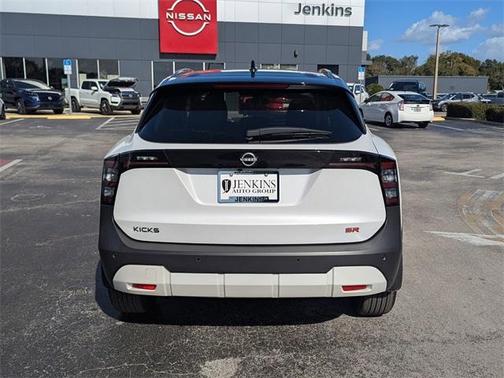 2025 Nissan Kicks SR