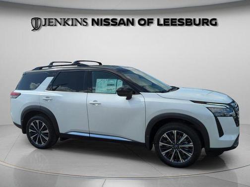 White / Black 2026 Nissan Pathfinder Platinum