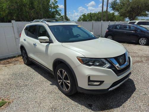 White 2017 Nissan Rogue SL