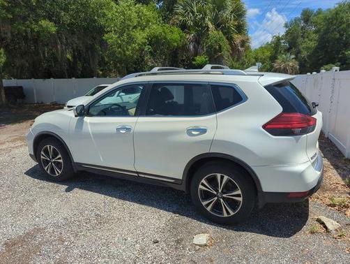 White 2017 Nissan Rogue SL