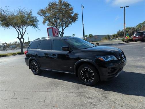 2020 Nissan Pathfinder SV