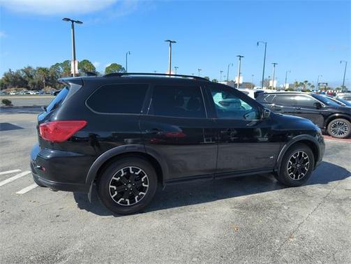 2020 Nissan Pathfinder SV