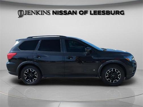 2020 Nissan Pathfinder SV