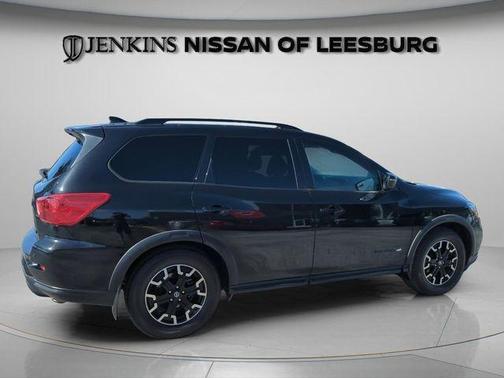 2020 Nissan Pathfinder SV