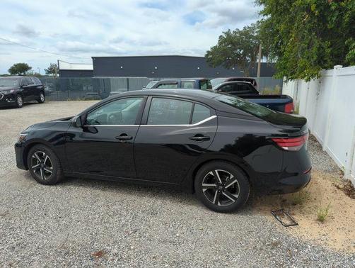 Black 2024 Nissan Sentra SV