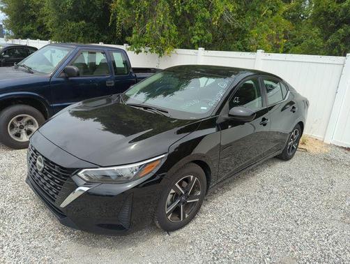 Black 2024 Nissan Sentra SV