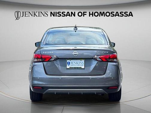 Gun Metallic 2023 Nissan Versa 1.6 SV