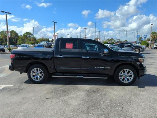 2020 Nissan Titan SL
